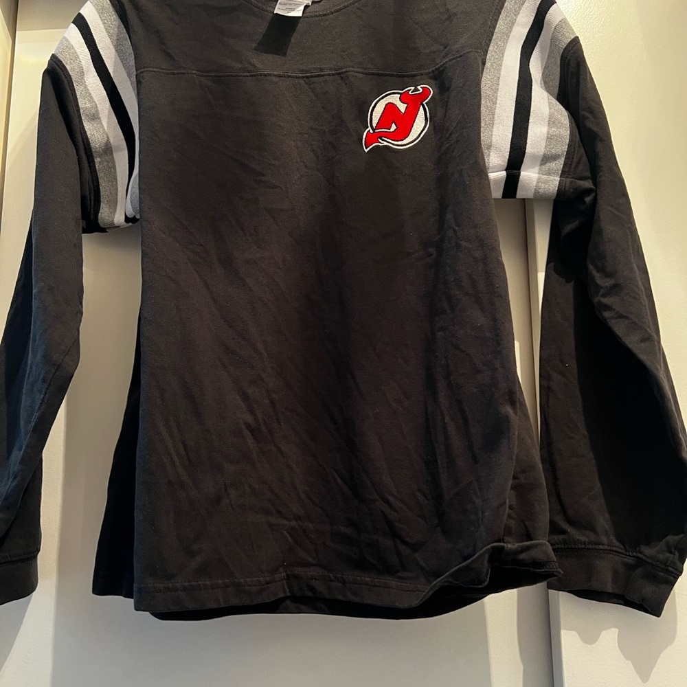 Kids boys girls size large 14/16 NHL devils logo Black Long Sleeve Shirt polo
